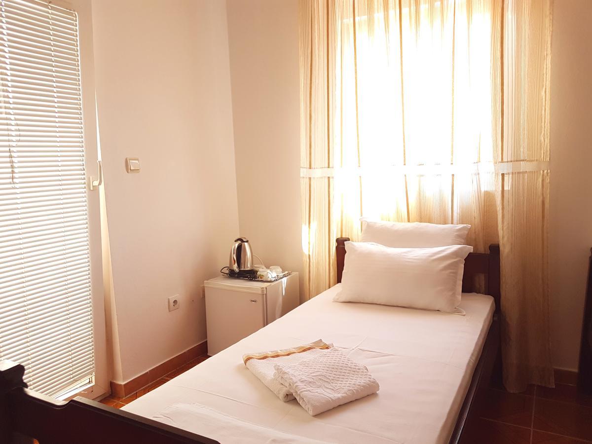 Apartments And Rooms Lijesevic 布德瓦 外观 照片